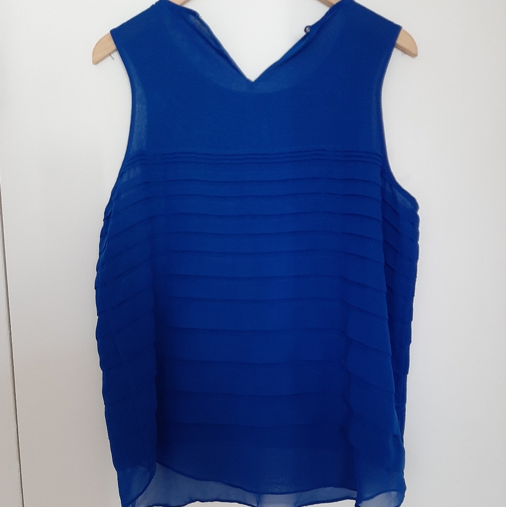 Vince Camuto small blue ladies Sleeveless blouse - Picture 13 of 15
